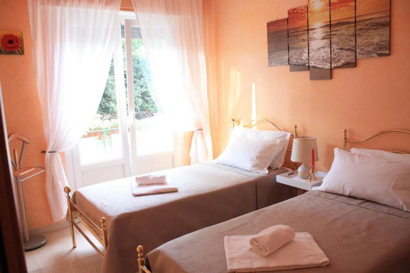 Lyon Apartment At Colosseo Roma Esterno foto